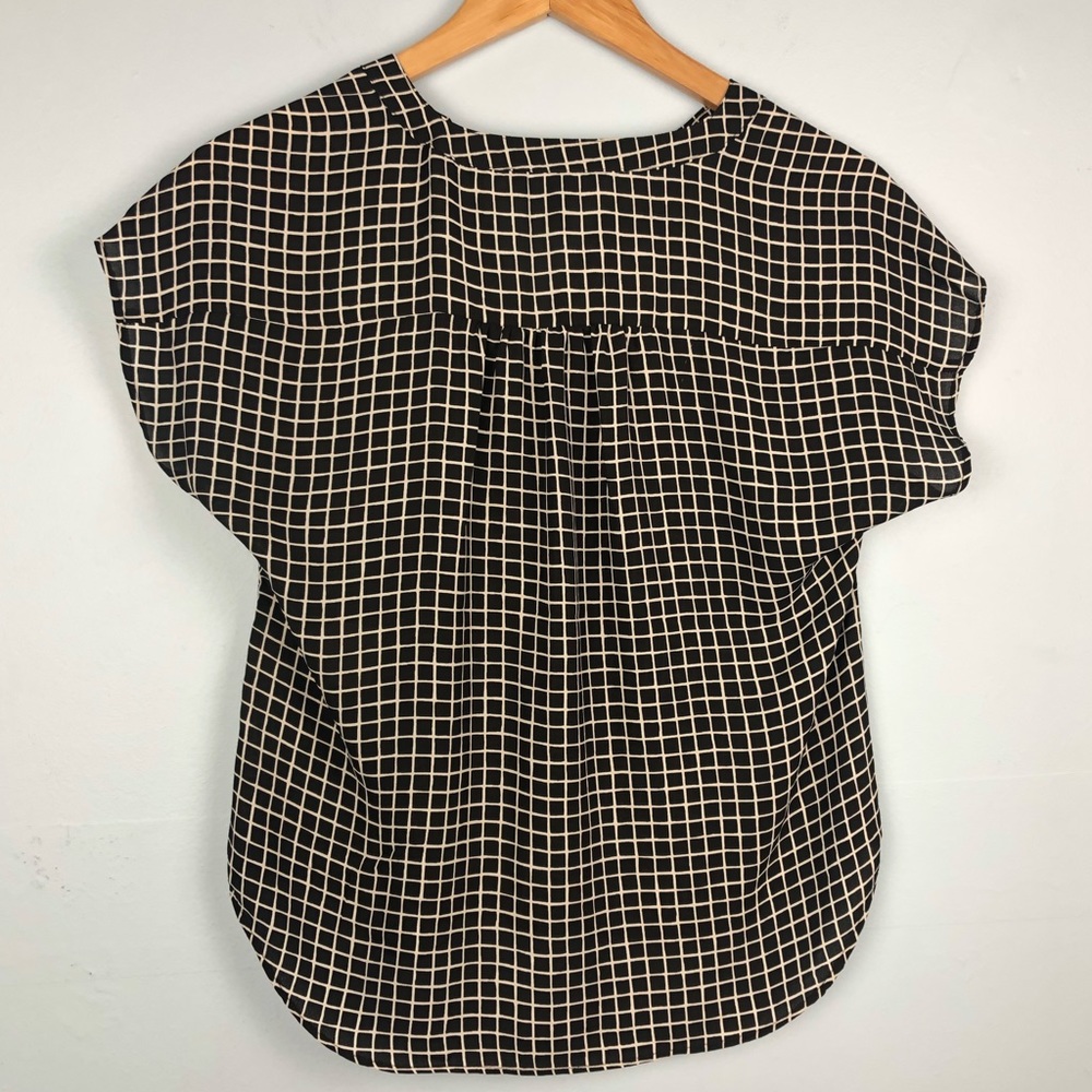 BANANA REPUBLIC Crosshatch Pattern Blouse - Picture 2 of 5